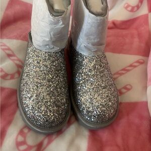 Women brand new old style Uggs